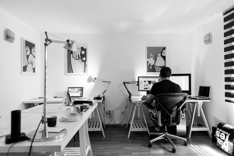 Ahrend 2020 ergonomische werkplek bureaustoel met verstelbare rugleuning en armsteunen voor optimaal zitcomfort