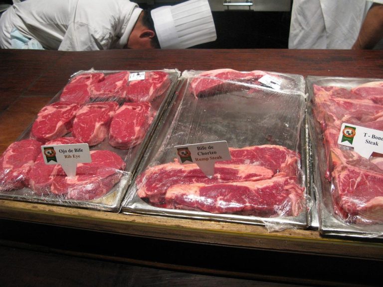 Dagverse kwaliteit uit een slagerij in Noordoostpolder met ambachtelijk bereid vlees en bbq-pakketten